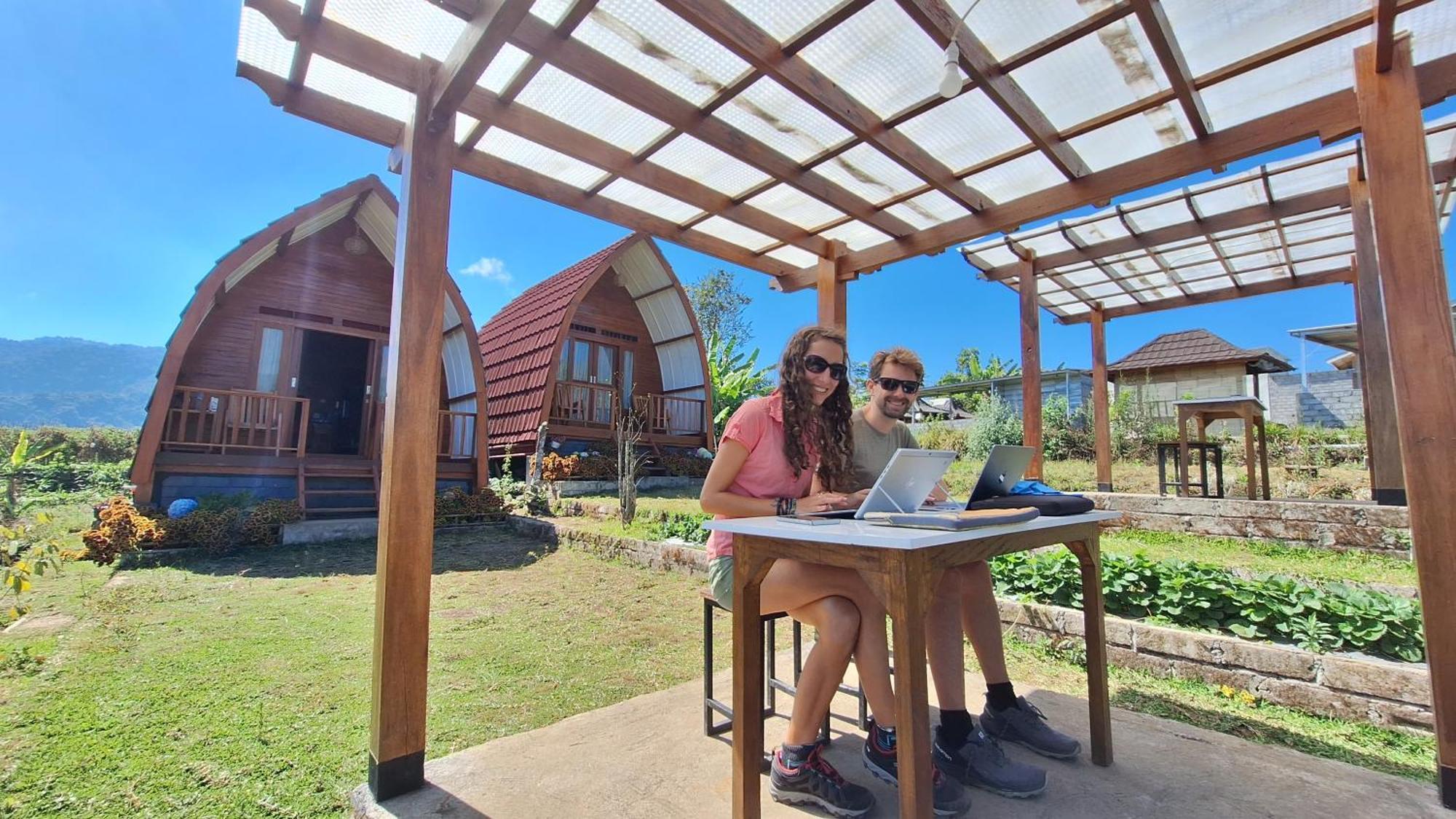 Family Rinjani Bungalow Sajang Exterior photo