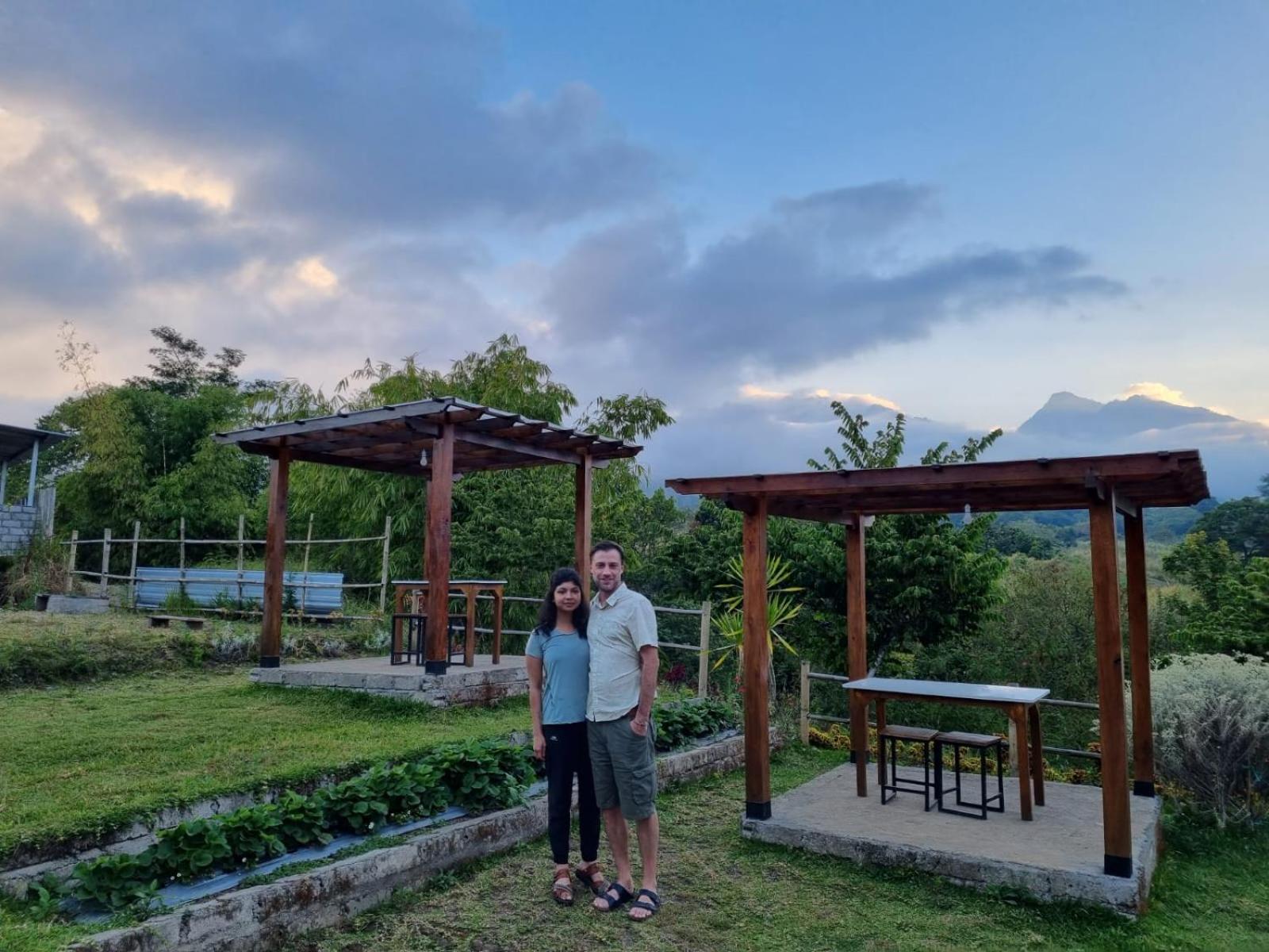 Family Rinjani Bungalow Sajang Exterior photo